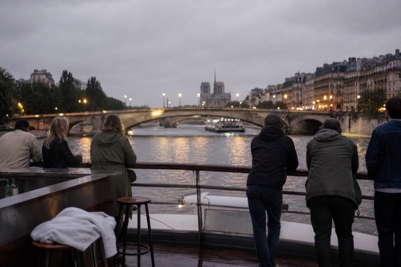Paris: Happy Hour Evening Cruise on the Seine River