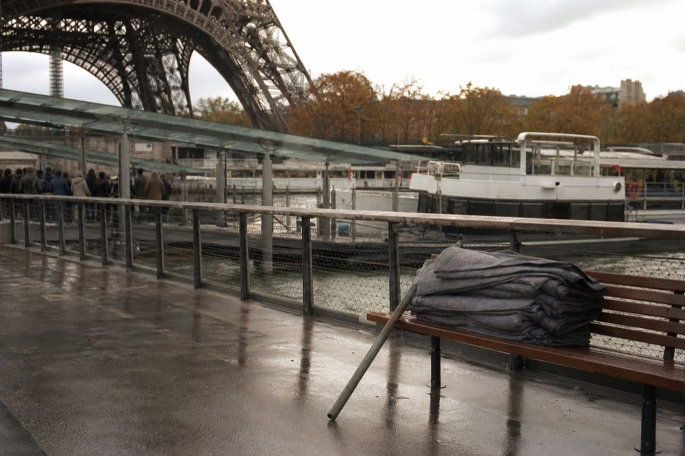 Boarding area at Port de la Bourdonnais with Seine cruise boats, no text, no logos, no people